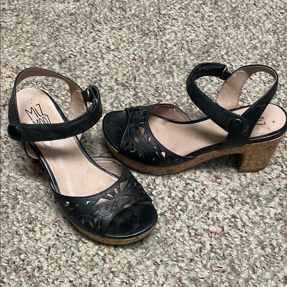 Miz Mooz Cynthia open toe Velcro strap Black Platform Sandals